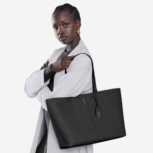 MAISON DE SABRE THE SNAP SOFT TOTE IN BLACK EUROPEAN LEATHER
